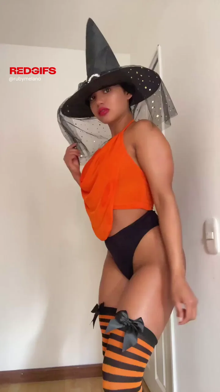 Sexy Witch Babe Casts Her Horny Halloween Spell 🧙‍♀️🔥