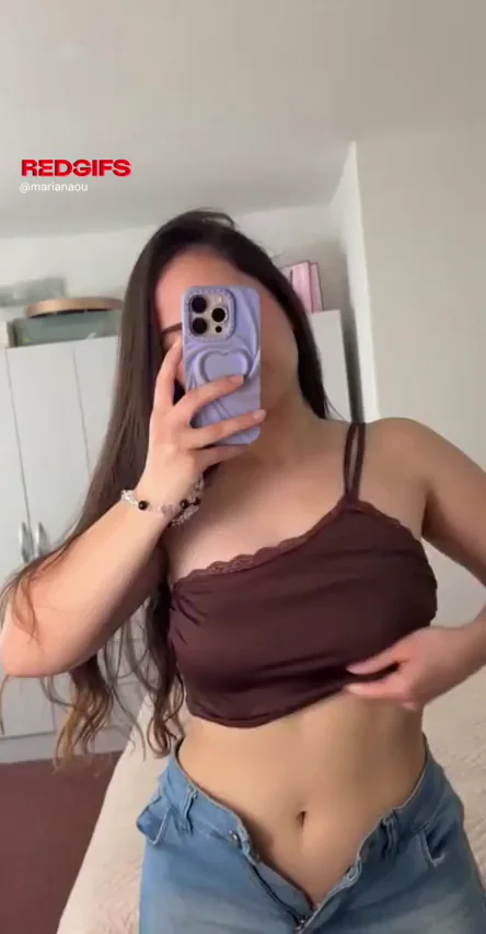 Naughty Daughter's Teasing Tit & Tummy Reveal 😈🍒