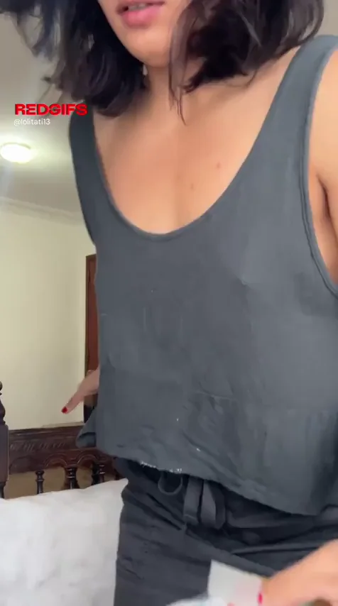 🔥 Downblouse Tease: Epic Nipple Views for You! 👀🍒
