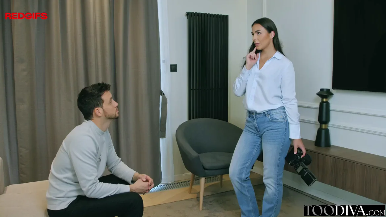 Hot photographer cheers up sad client with crazy fuck