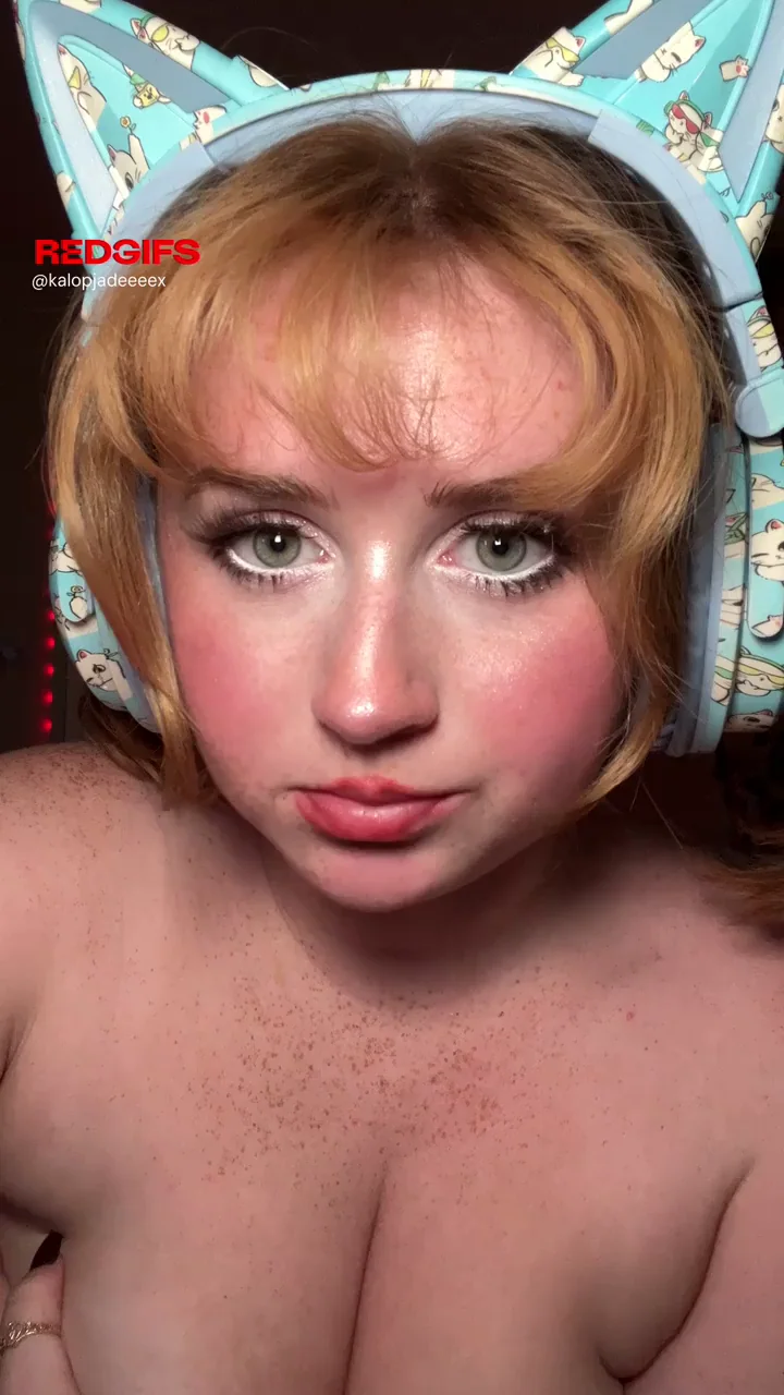 Let’s play fortnite and fuck after.