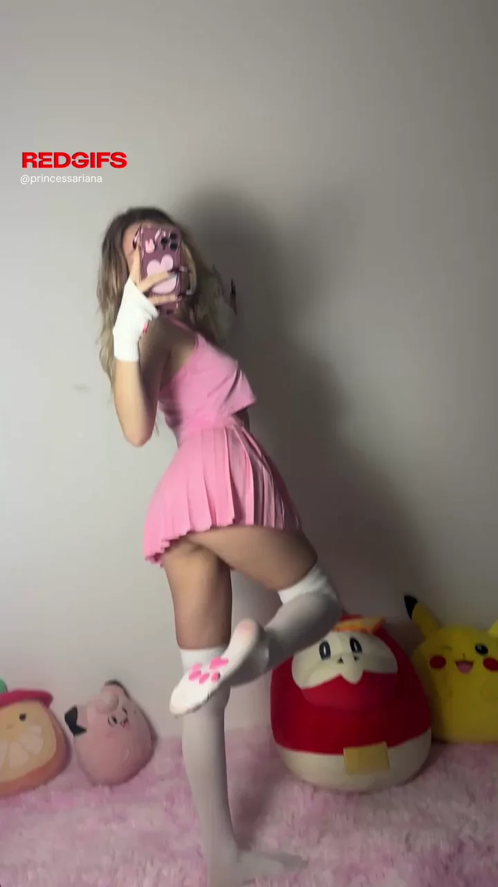 Egirl Slut Distracts Final Boss with Juicy Ass Tease 🍑🎮💕
