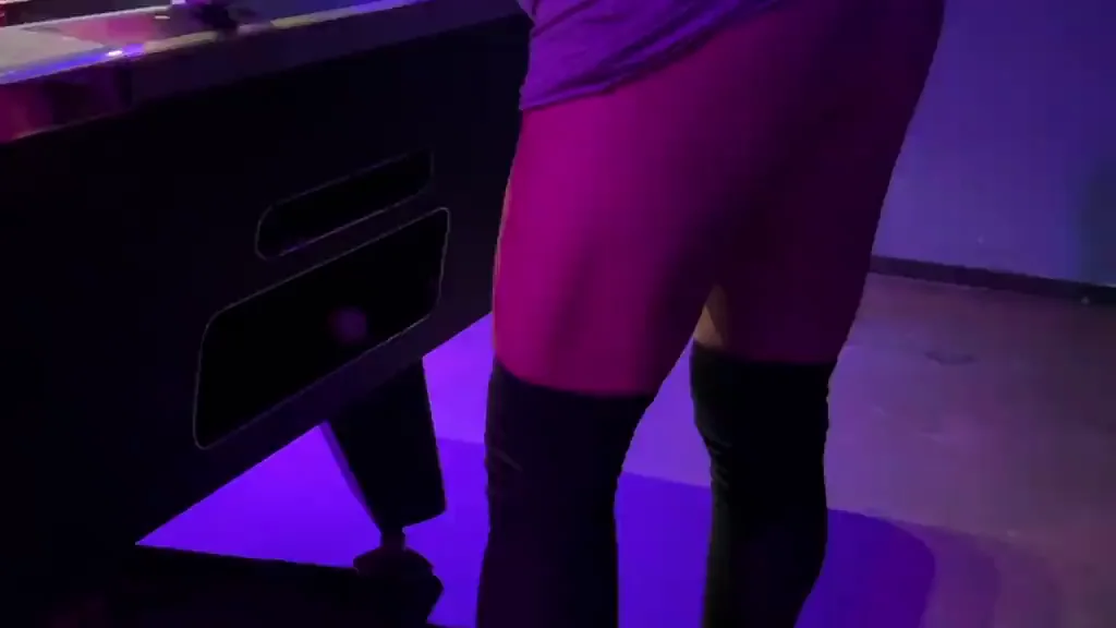 Plugged Slut Bends Over Pool Table & Flashes Pussy 😈🍑