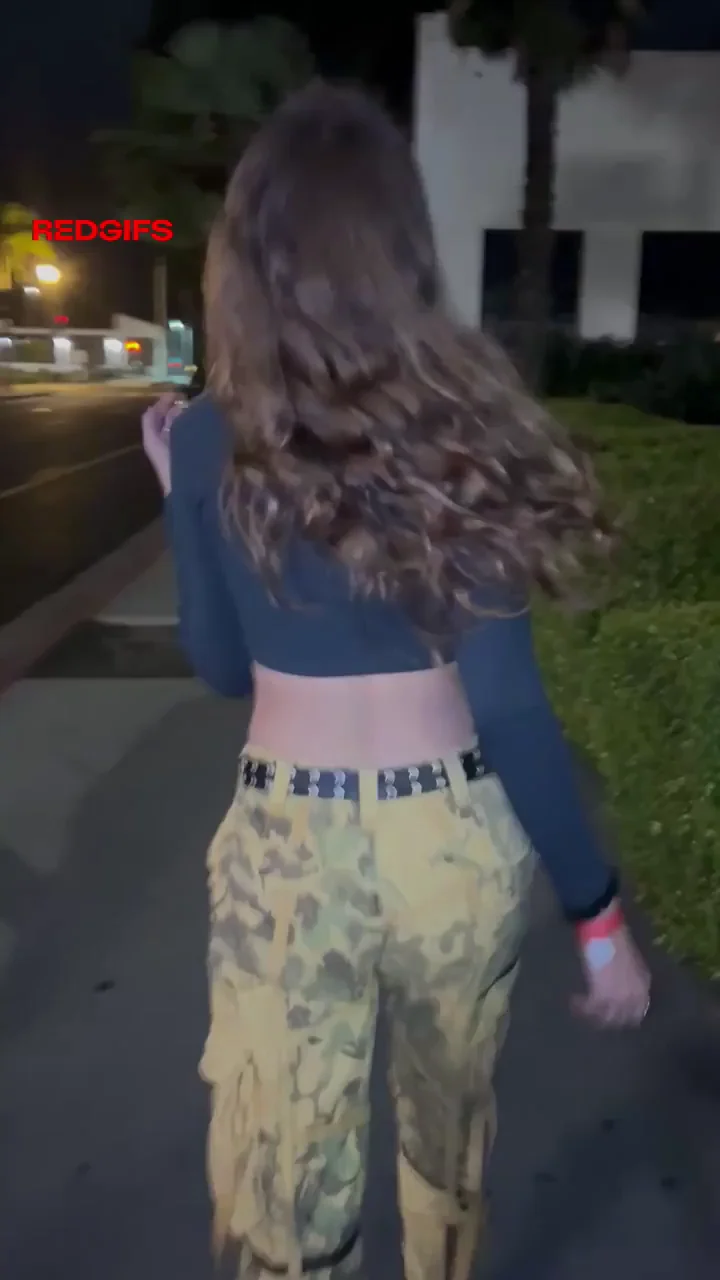 SoCal Slut Flashes Tiny Tits on Nighttime Streets