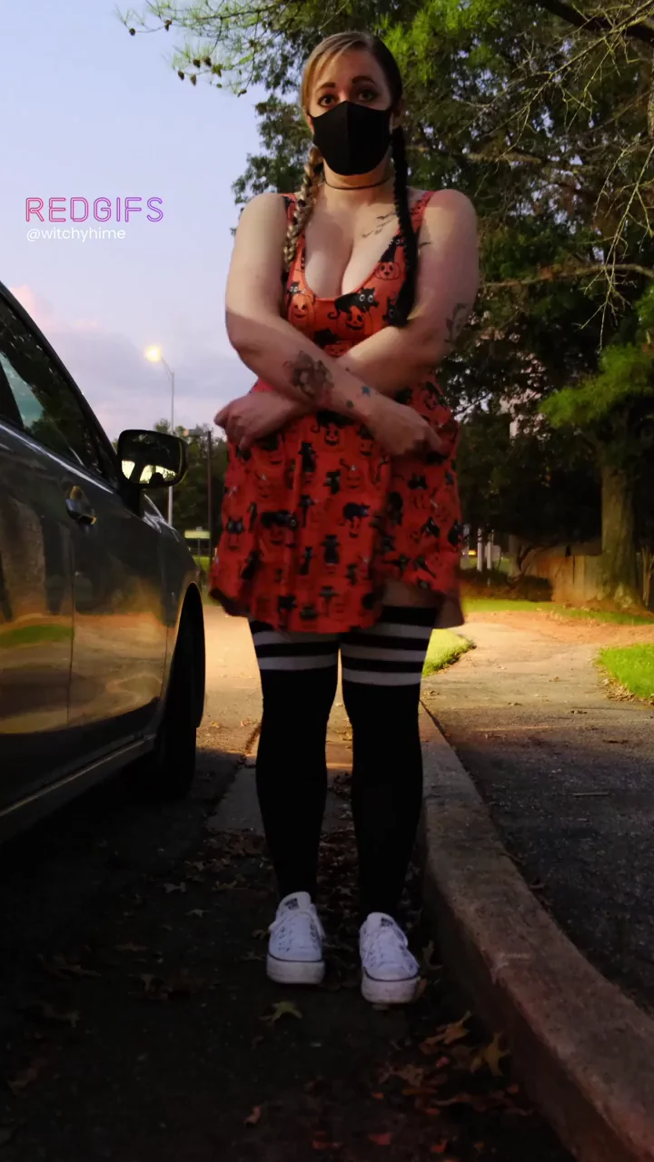 Seasonal Public Tit Flash & Ass Tease 😈🍂🔥