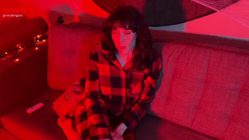 Halloween Freeuse Flick Night: Hotwife Gets Cozy Cock Instead