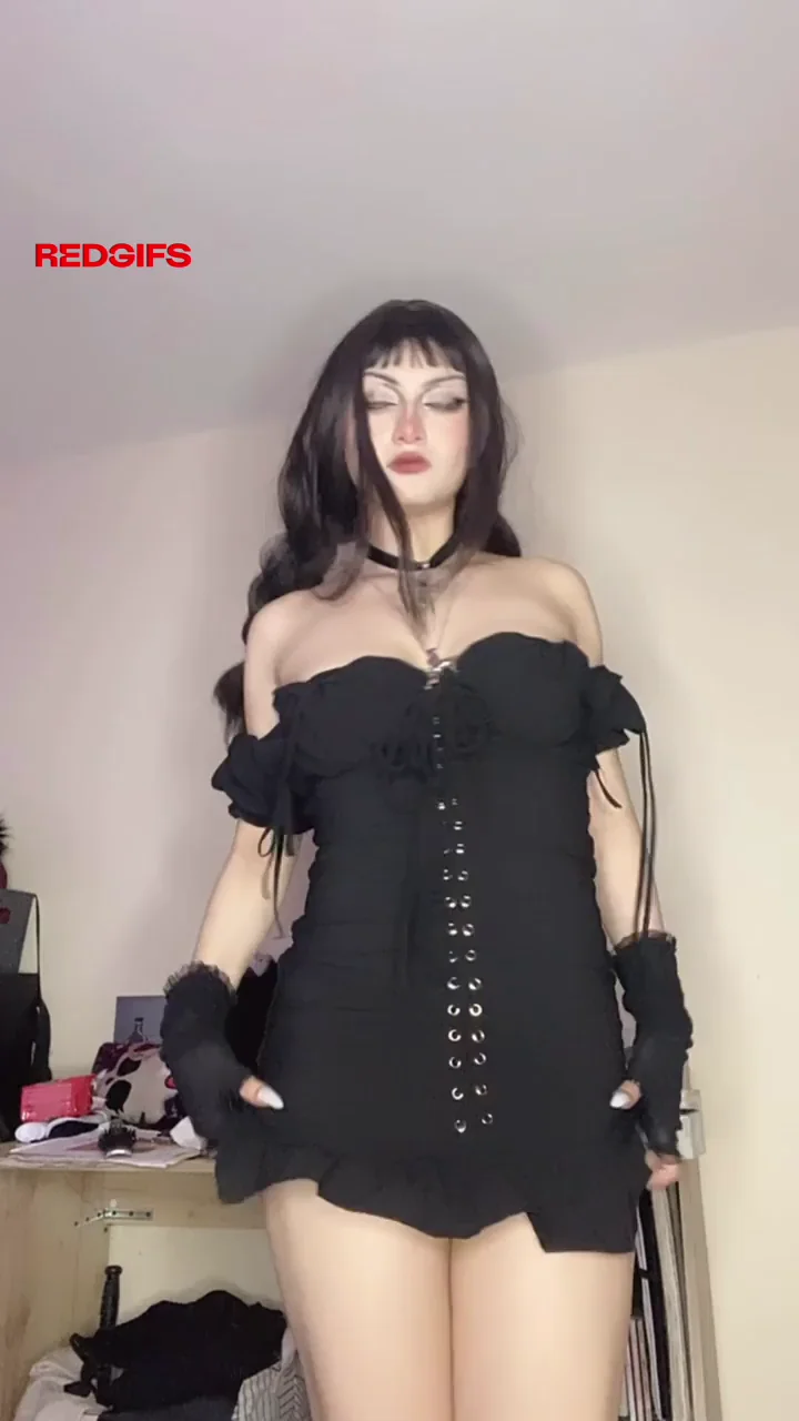 Young Dumb Goth Fuckdoll Craves Your Hot Cum 💦🖤