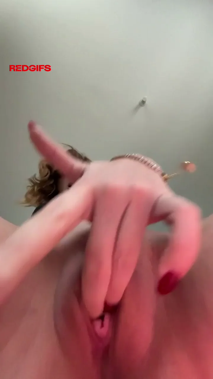 Flexible Thin Slut Spreads Her Tight Pussy Wide 😈💦
