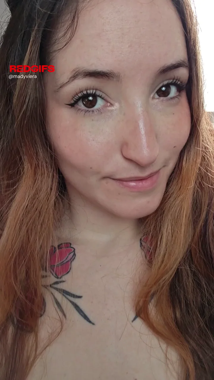 gonna kiss my lips or my tits u tell me if I meet your standards