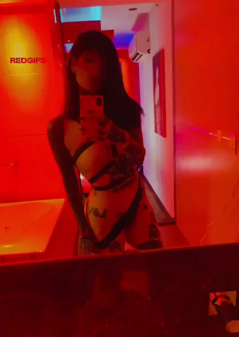 My application to be your new succubus girlfriend