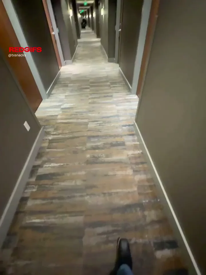 Hotwife Wastes No Time: Animal Fucking with BBC Before Hubby Arrives! 🐯🍆💦
