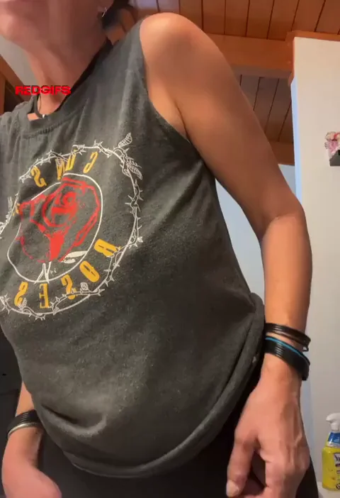 Weekend Boob Bouncing Mood 💦🍈🍈