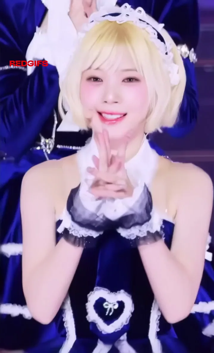Kotoko's Naughty Bunny Maid Tease 😍👅💦