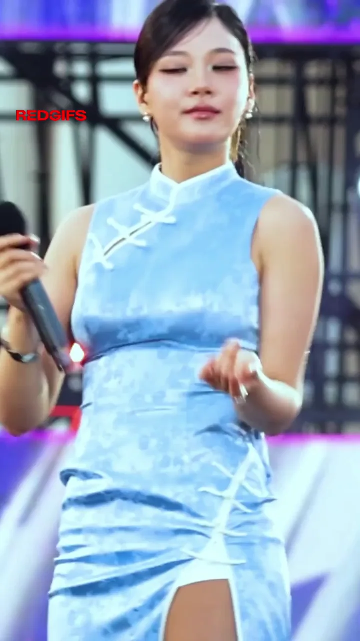 BIBI's Slit-Teasing Qipao: Korean Idol's Thigh-High Stage Slut Vibes