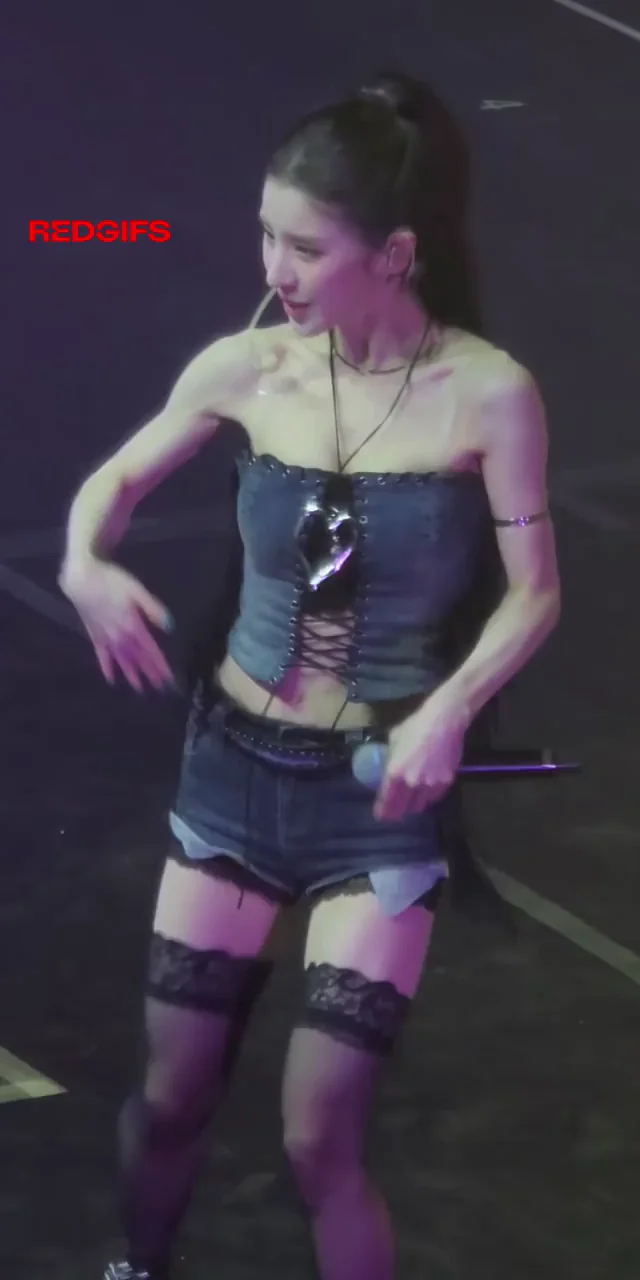Heejin from ARTMS Teases in Tiny Shorts & Lace Garters 🔥💋