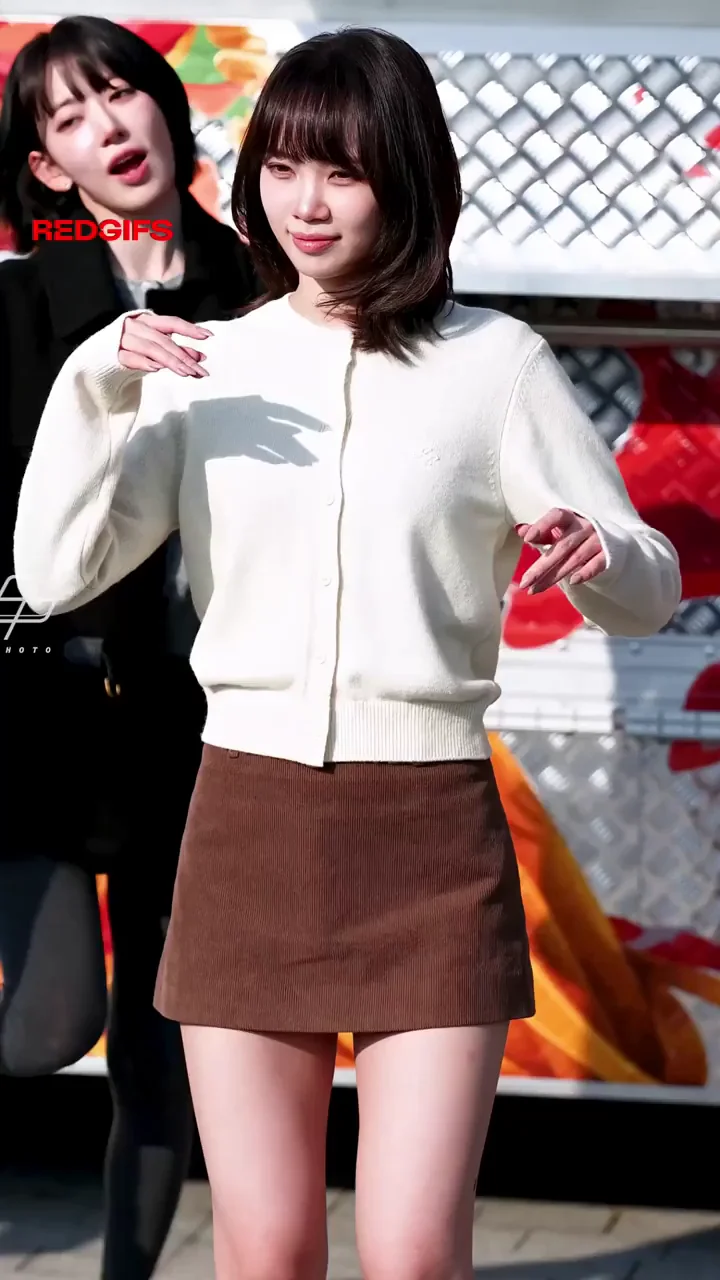 LE SSERAFIM - Chaewon