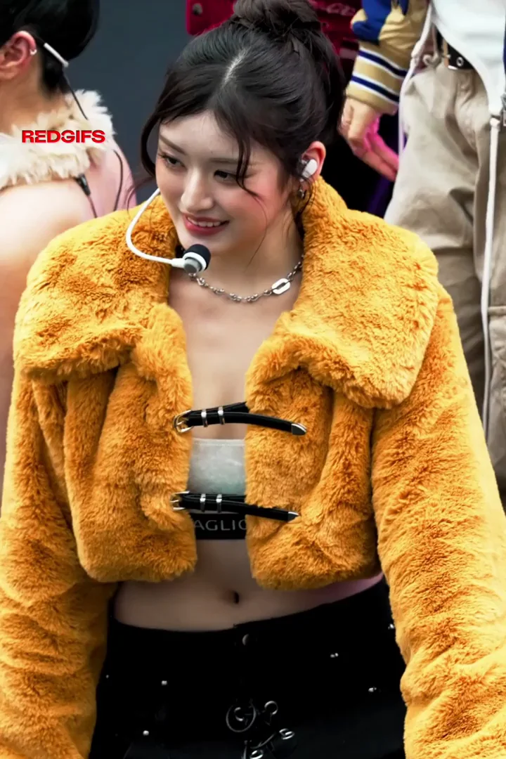 FIFTY FIFTY Athena's Sexy Fur Tease 🔥 Kpop Slut Vibes 💦