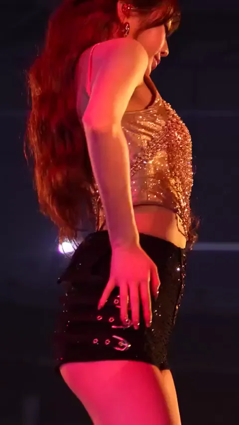 🔥 Wonyoung's Slutty Stage Ass Shake & Tease 💦 IVE Kpop Fap Fuel