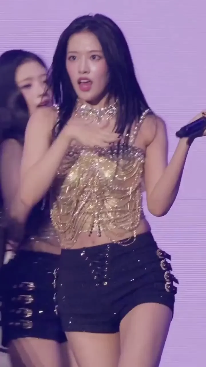 IVE Yujin's Slutty Gold Chains & Booty Shake Fap Fest