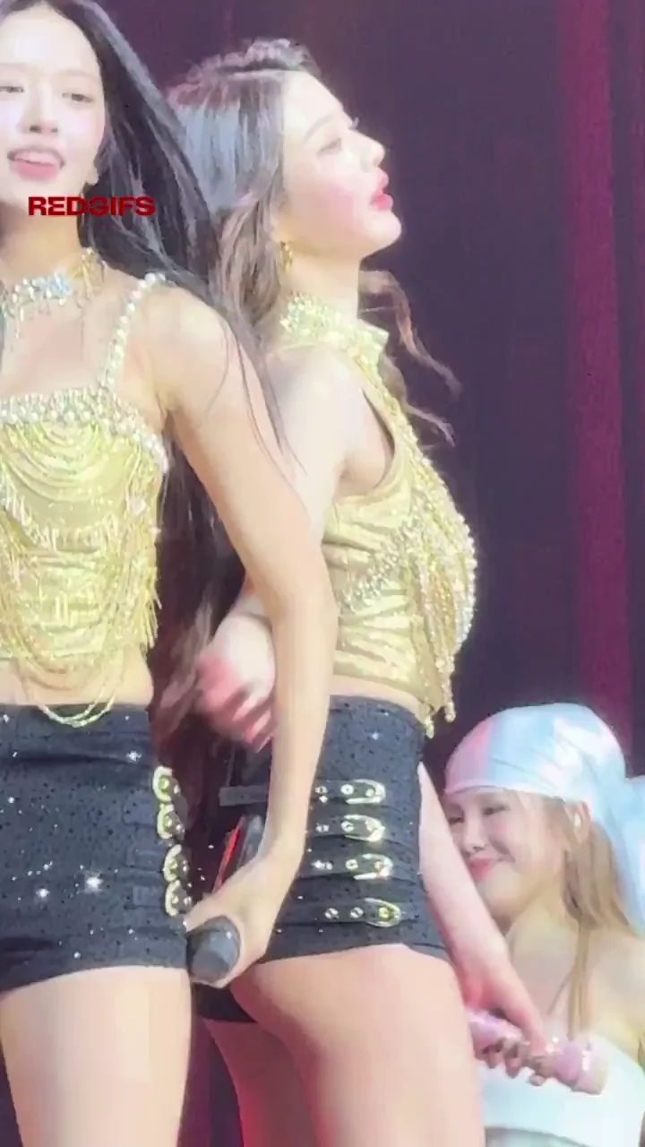 🔥 IVE Wonyoung & Yujin Kpop Ass Tease on Stage 💦