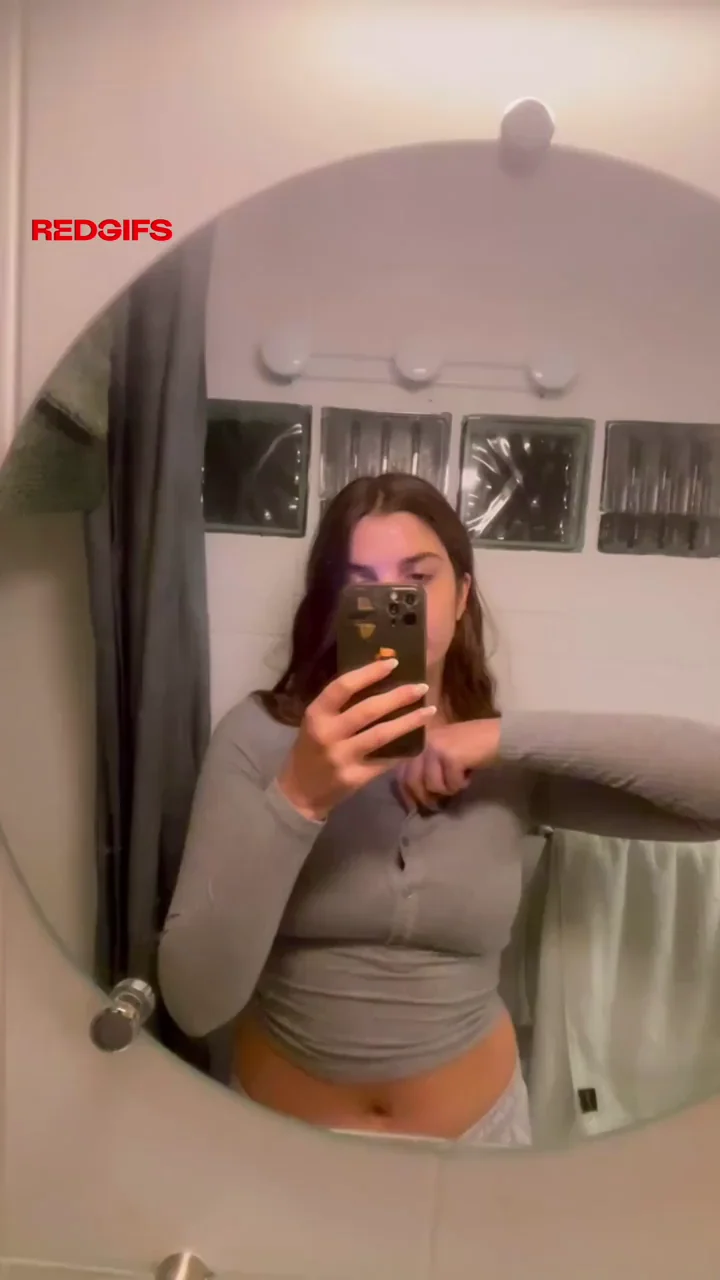 My tits are too big for my tee shirt 🥲