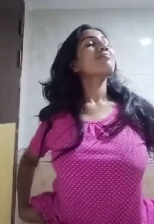 Mallu girl Anjana Varma bathroom strip [NSFW]