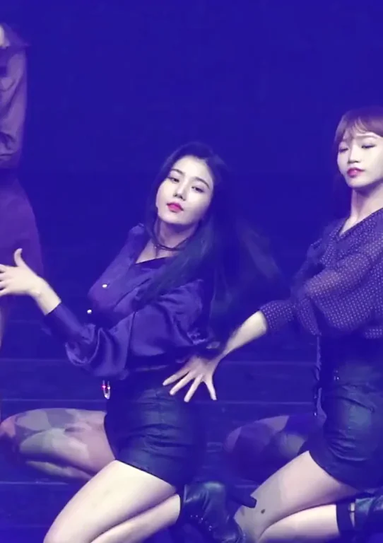Kwon Eunbi's Slutty IZ*ONE Throwback: Thigh-High Tease Mega Fap Fest
