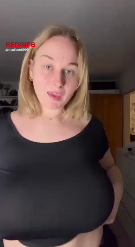 the hottest and curviest milf you will see, pinky promise