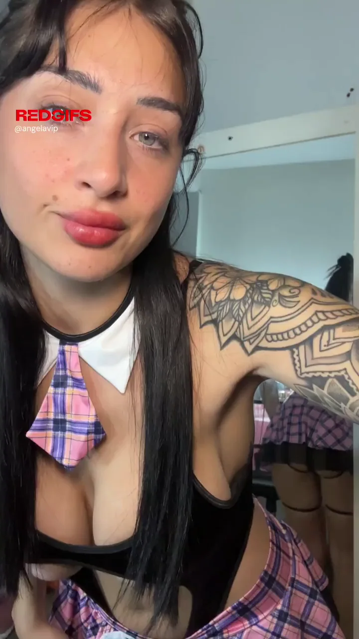 My application to be your latina gf