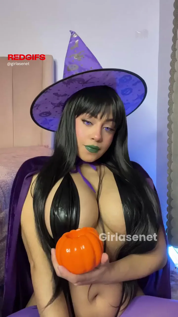 Boo! 👻 Witchy Big Tit Scare with Pumpkin Tease 🍑💦