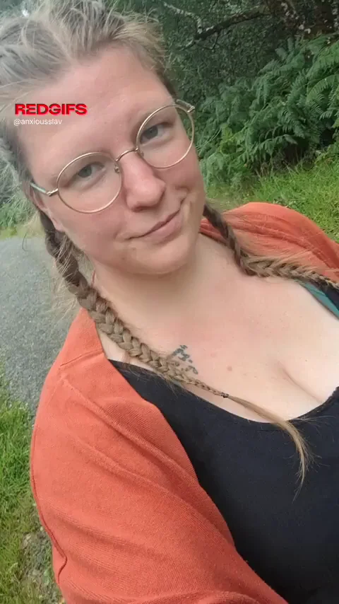 Saggy titty drop!