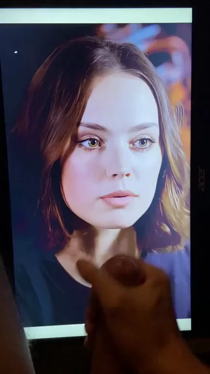 Bud's Massive Cock Jerk-Off 💦🔥 Daisy Ridley Cum Tribute Glory! 😍