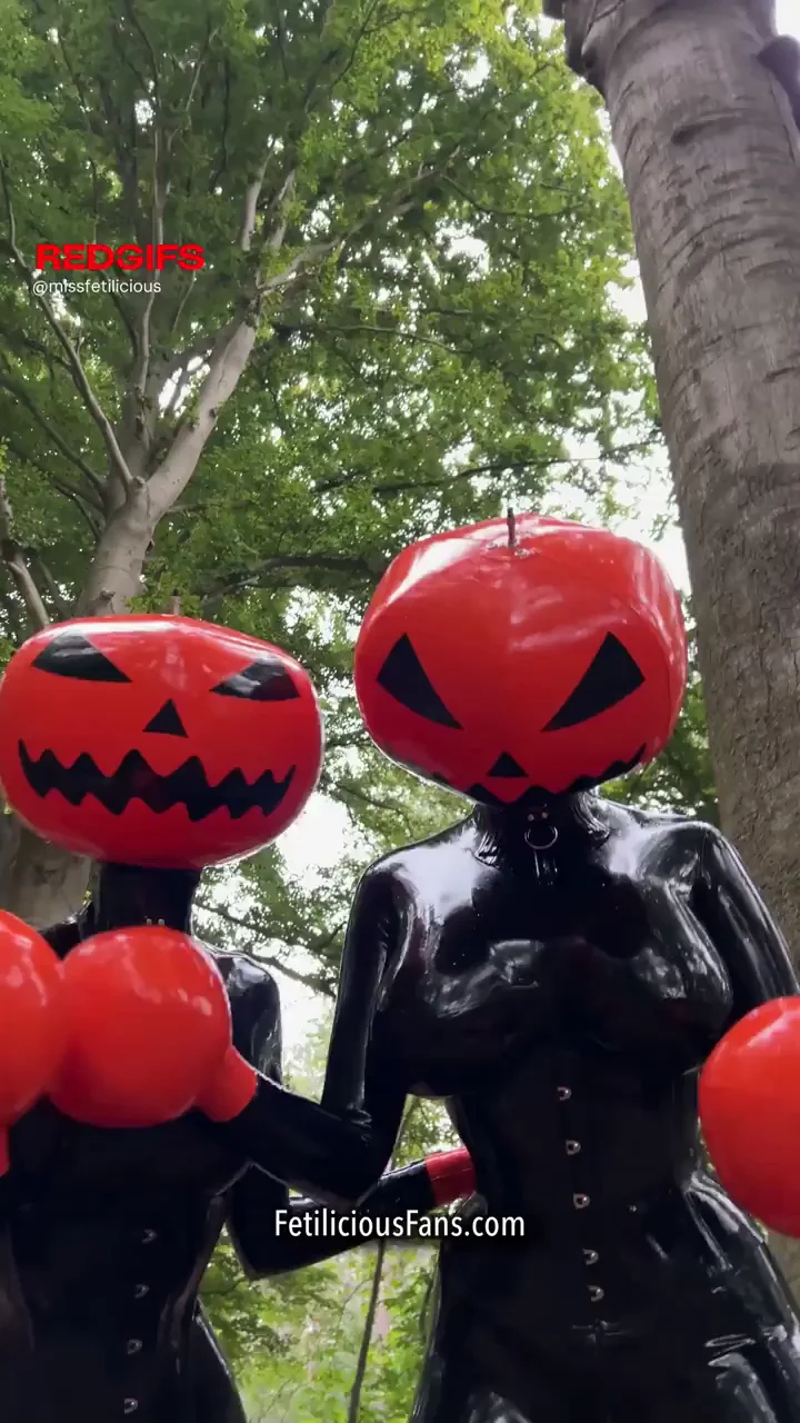 Trick or Treat in Shiny Latex Catsuits 🎃🔥🍑