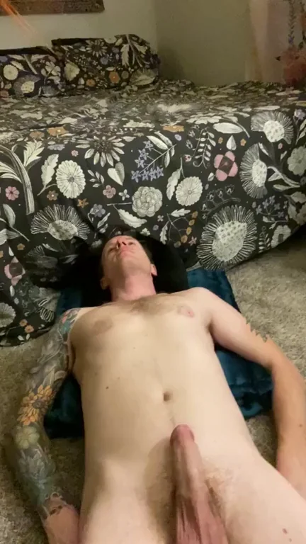 Love smothering my sub bf with my ass ?