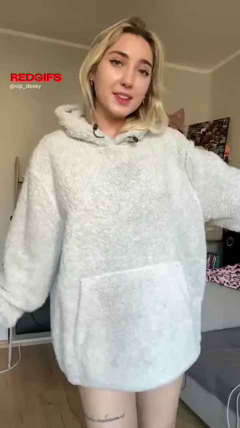 Nude or Nah? Cute Teen Teases with Massive Tits! 🔥🍒