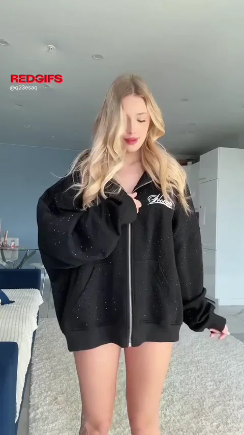 Cute Blonde Teases Tits & Pussy in Open Hoodie 🔥🍑