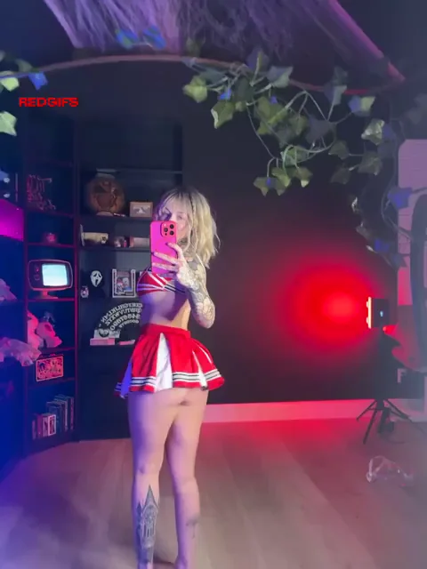i’m a 10 in the uniform, but naked cheerleader me is undefeated