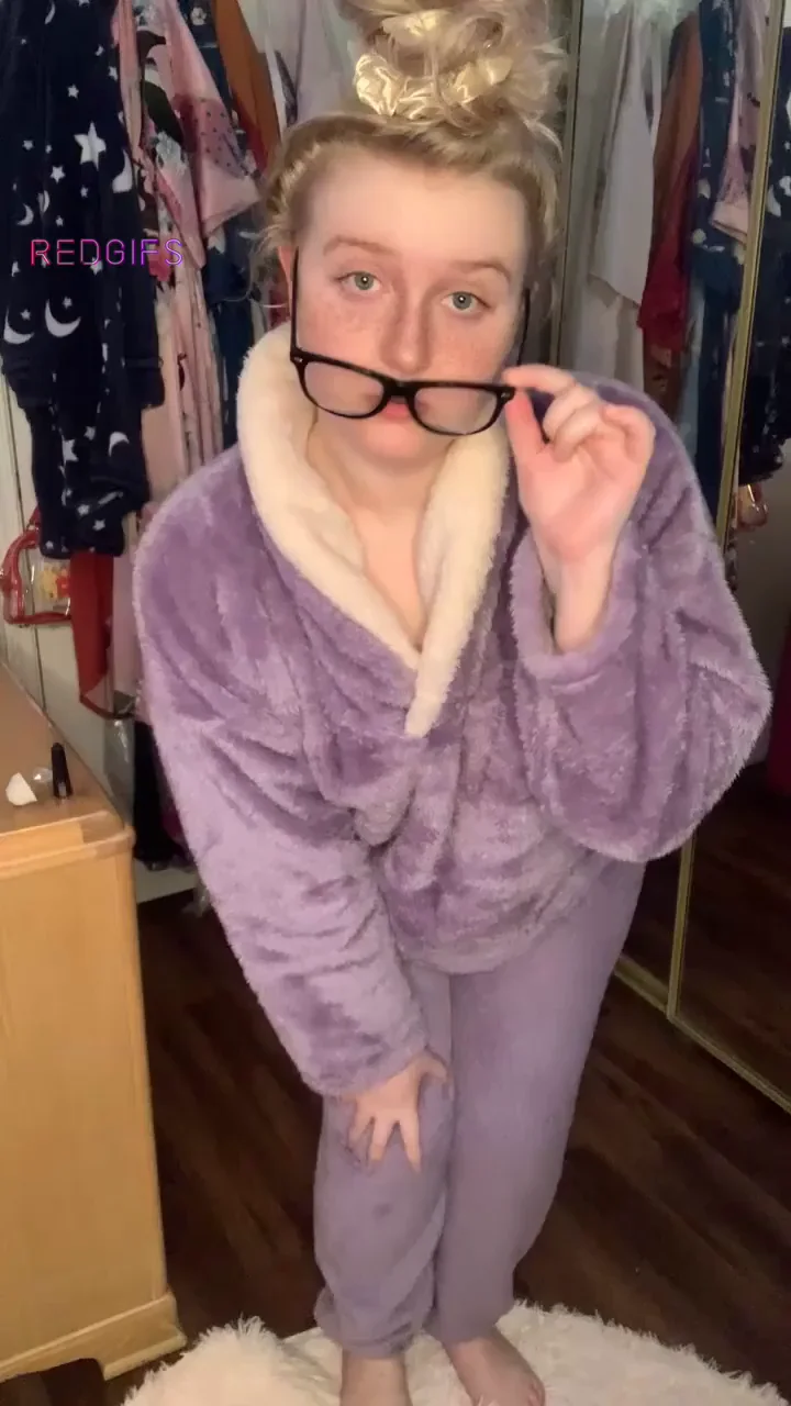 Fur Robe Makes My Thick Ass Look Even Juicier 🍑💜