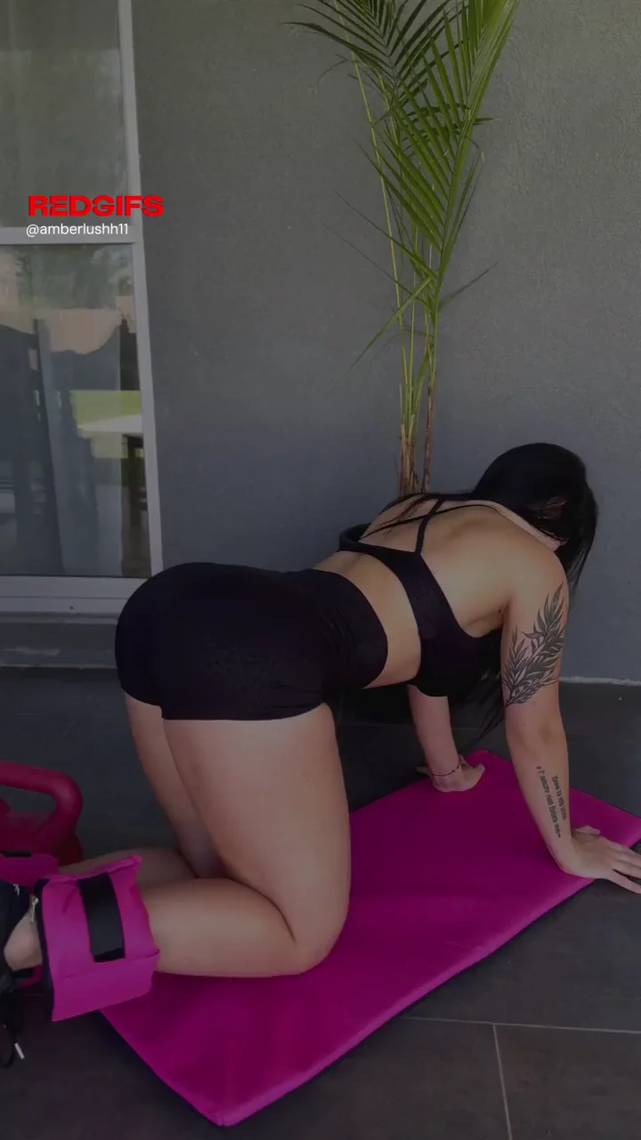 Glutes Day Annihilates These Tiny Shorts – Epic Booty Overflow