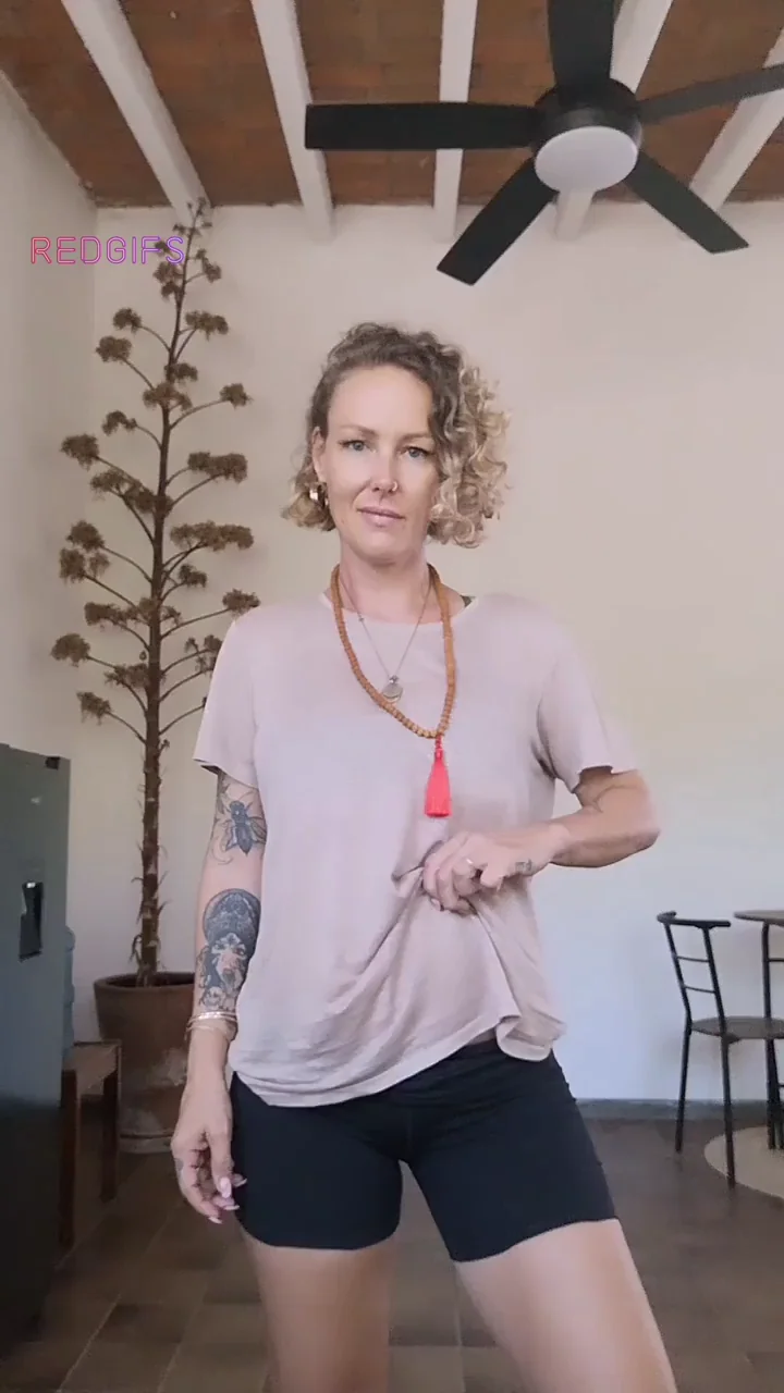 Come Play with This Curvy MILF Mom 🥵🍑