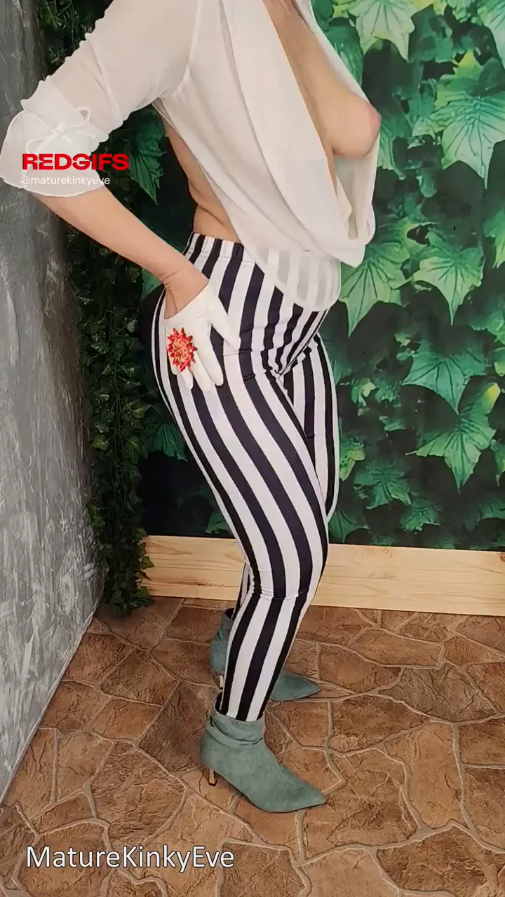 💃 Movement Makes My Saggy Tits Bounce Wild 😈