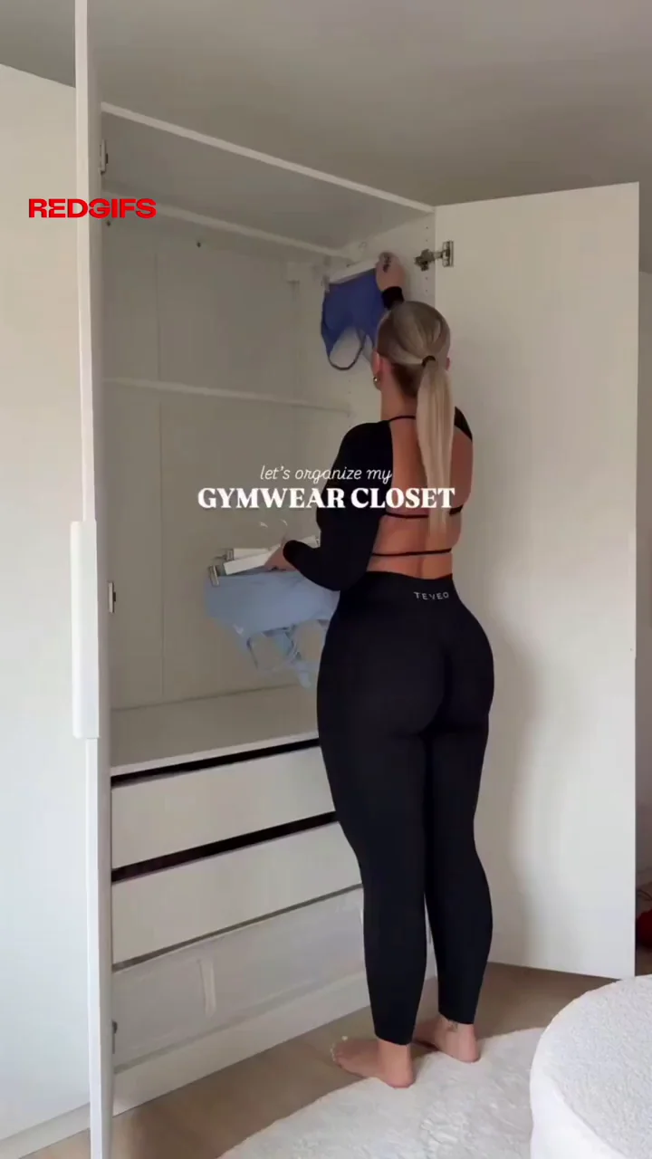 Thick TikTok Thot's Massive Gymshark Booty in Black Leggings