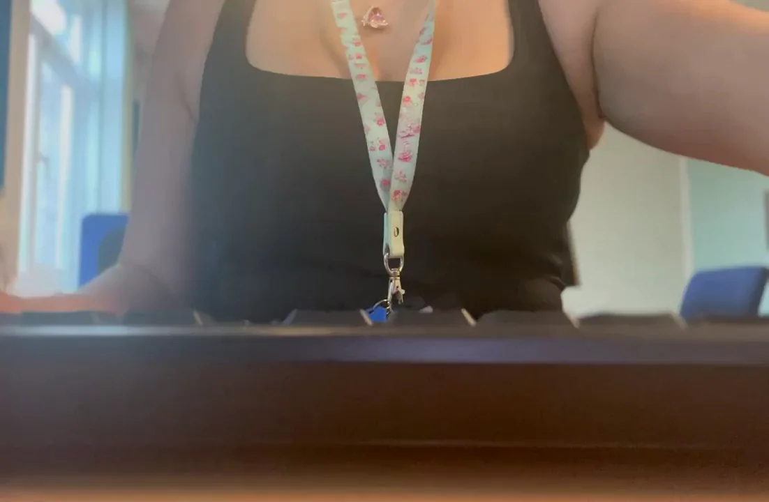 Sharing My Perfect Office Titties with Horny Coworkers 💋🍈🍈