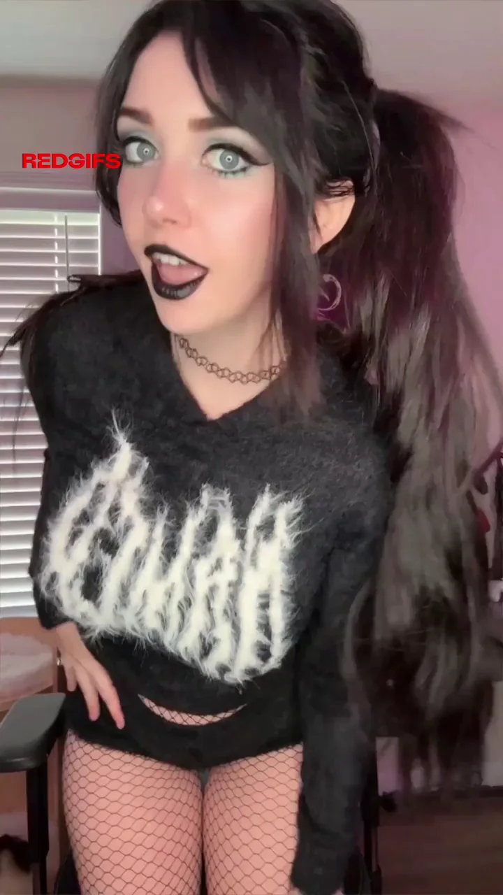 Perfect goth mommy titty reveal