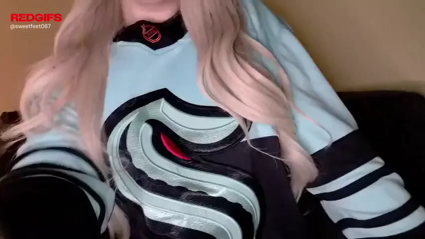 Hockey jersey drop
