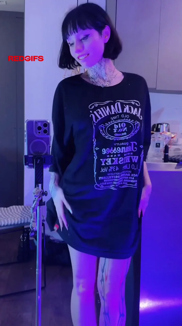 🔥 Goth Babe's Massive Titty Drop Reveal 💦