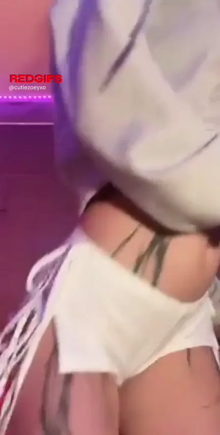 🍑 Sit This Juicy Twerking Ass on Your Face? 😈