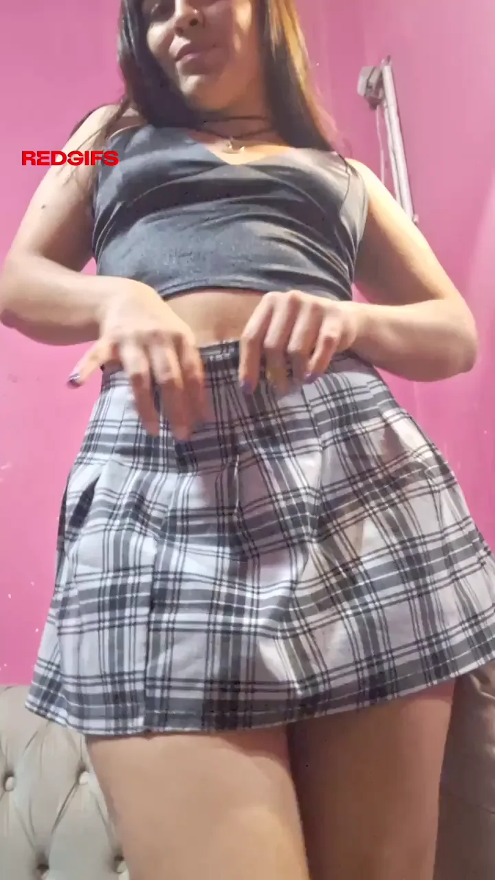Twerking in this mini skirt makes it even sexier