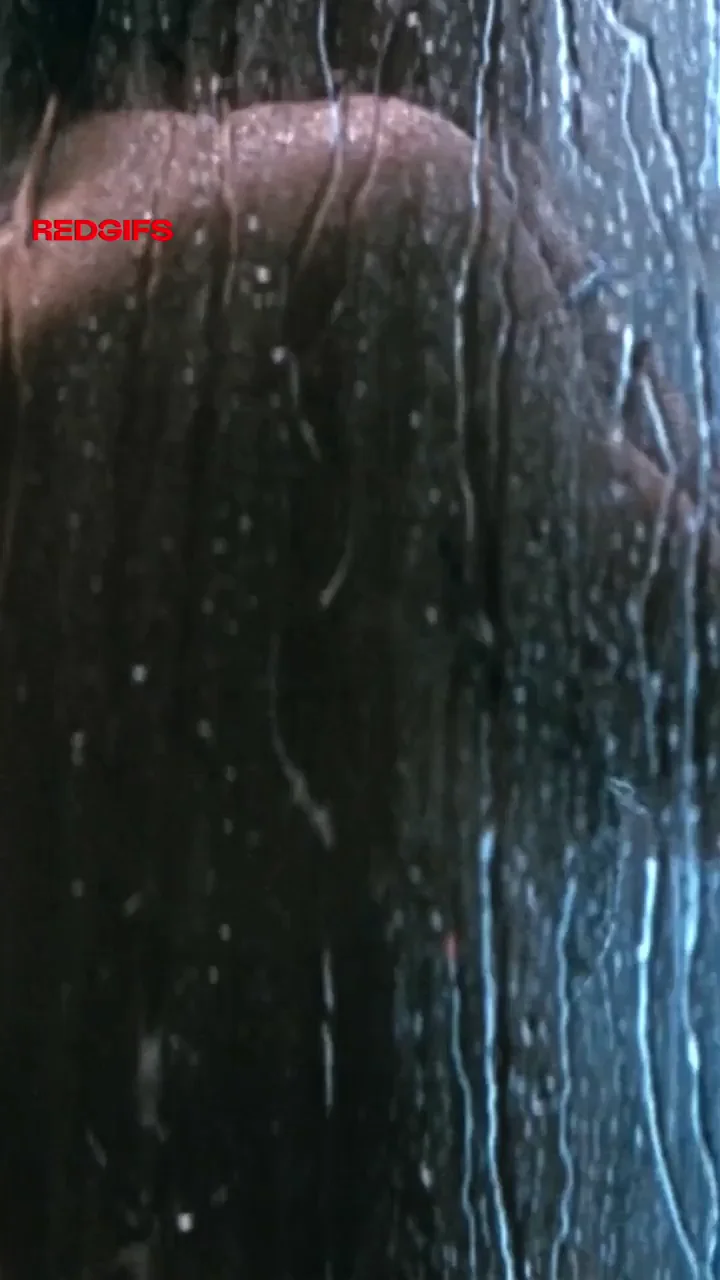 Carrie-Anne Moss - Red Planet (2000)