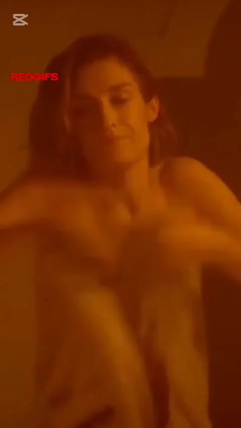 Viktoriya Korlyakova's Steamy Nude Tease in Vlast (2022)